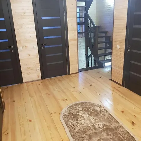 Family בית הארחה 3*